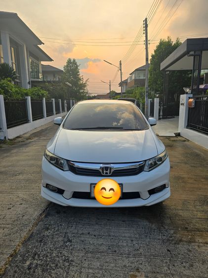 รถ Honda Civic 1.8 E i-VTEC สี ขาว