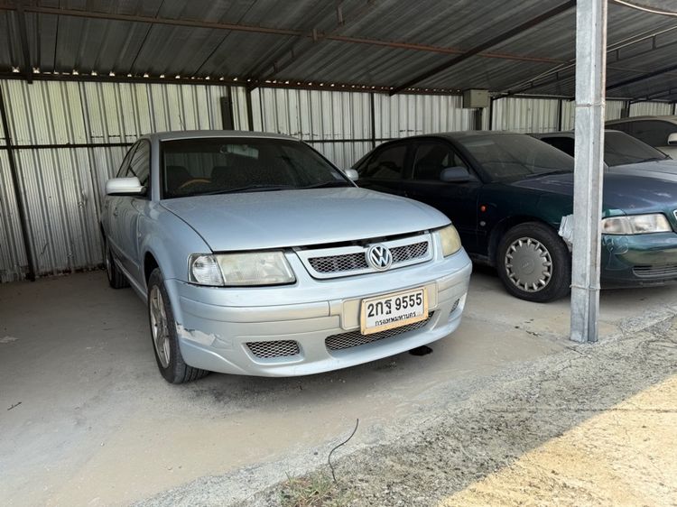 รถ Volkswagen Passat 1.8 Highline สี บรอนซ์เงิน
