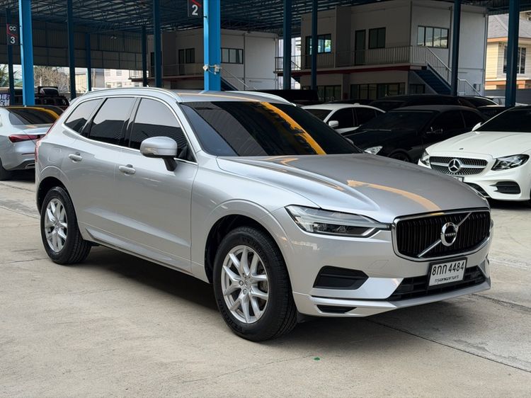 Volvo XC60 2018 2.0 D4 Momentum 4WD Utility-car ดีเซล เกียร์อัตโนมัติ บรอนซ์เงิน รูปที่ 3