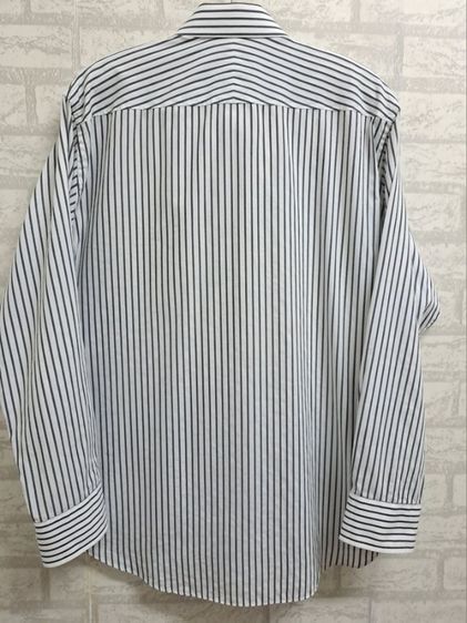 เสื้อเชิ้ตแขนยาวสีขาวลายริ้วทางดำ แบรนด์ Guy Laroche‼️ รูปที่ 3