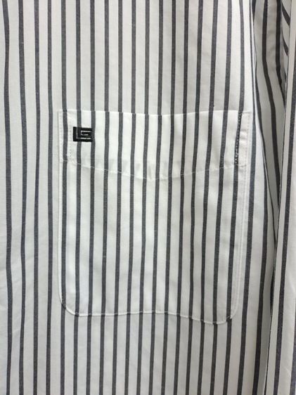 เสื้อเชิ้ตแขนยาวสีขาวลายริ้วทางดำ แบรนด์ Guy Laroche‼️ รูปที่ 5
