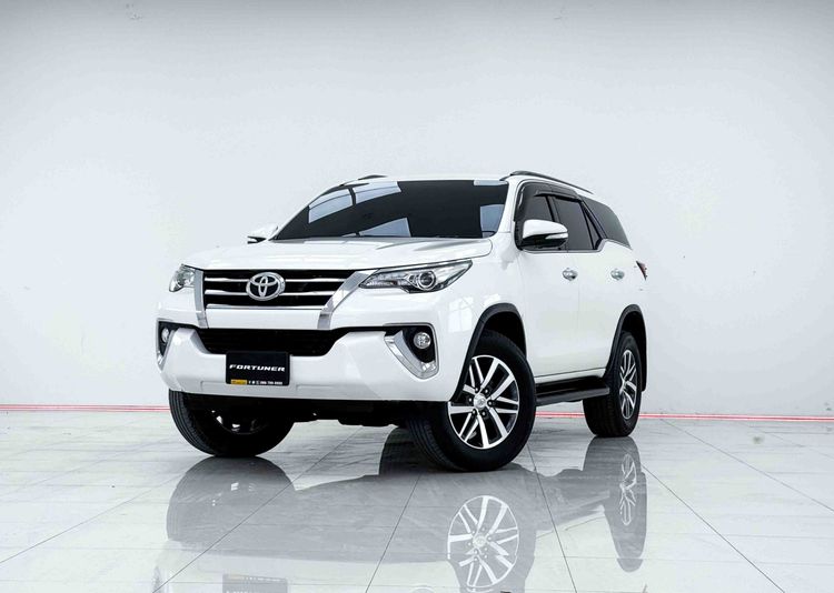 Toyota Fortuner 2016 2.8 V Utility-car ดีเซล ไม่ติดแก๊ส เกียร์อัตโนมัติ ขาว