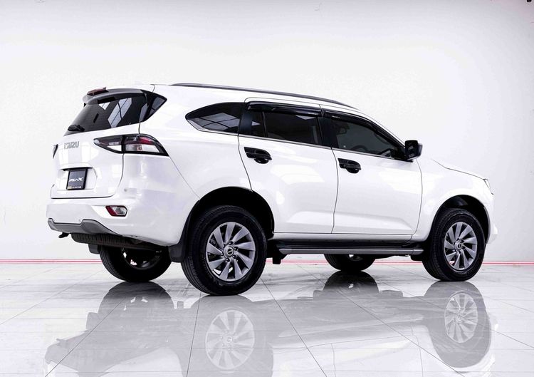 Isuzu MU-X 2022 3.0 Ultimate AT 2WD Utility-car ดีเซล ไม่ติดแก๊ส เกียร์อัตโนมัติ ขาว รูปที่ 4