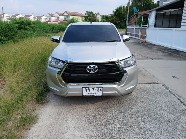 Toyota Hilux Revo 2023 2.4 Z Edition Entry Pickup ดีเซล ไม่ติดแก๊ส เกียร์ธรรมดา เทา รูปที่ 2