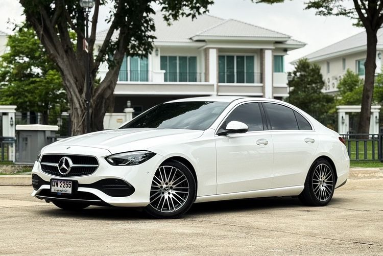 Mercedes-Benz C-Class 2023 C220 Sedan ดีเซล ไม่ติดแก๊ส เกียร์อัตโนมัติ ขาว