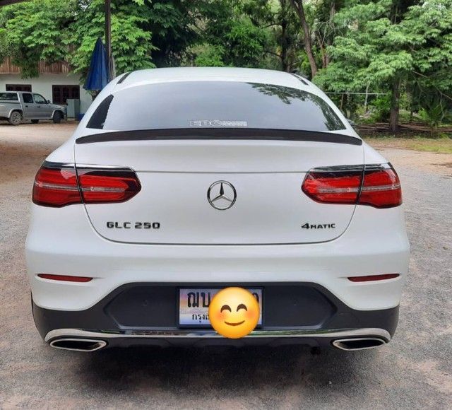 Mercedes-Benz GLC-Class 2019 GLC250 Sedan เบนซิน ไม่ติดแก๊ส เกียร์อัตโนมัติ ขาว รูปที่ 4