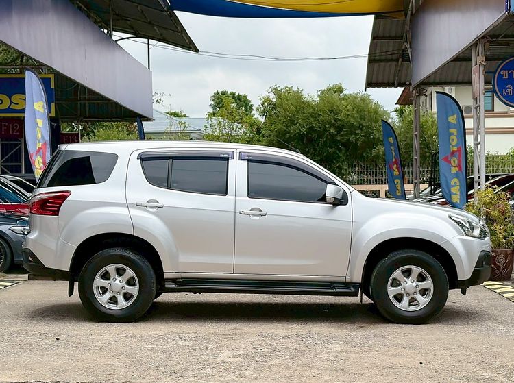 Isuzu MU-X 2017 1.9 Elegant 2WD Utility-car ดีเซล ไม่ติดแก๊ส เกียร์อัตโนมัติ บรอนซ์เงิน รูปที่ 2