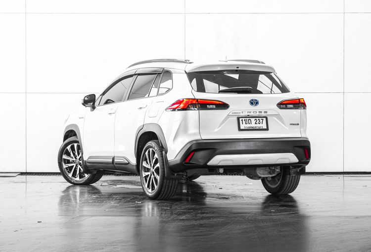 Toyota Corolla Cross 2020 1.8 Hybrid Premium Safety Modellista Utility-car ไฮบริด ไม่ติดแก๊ส เกียร์อัตโนมัติ ขาว รูปที่ 4