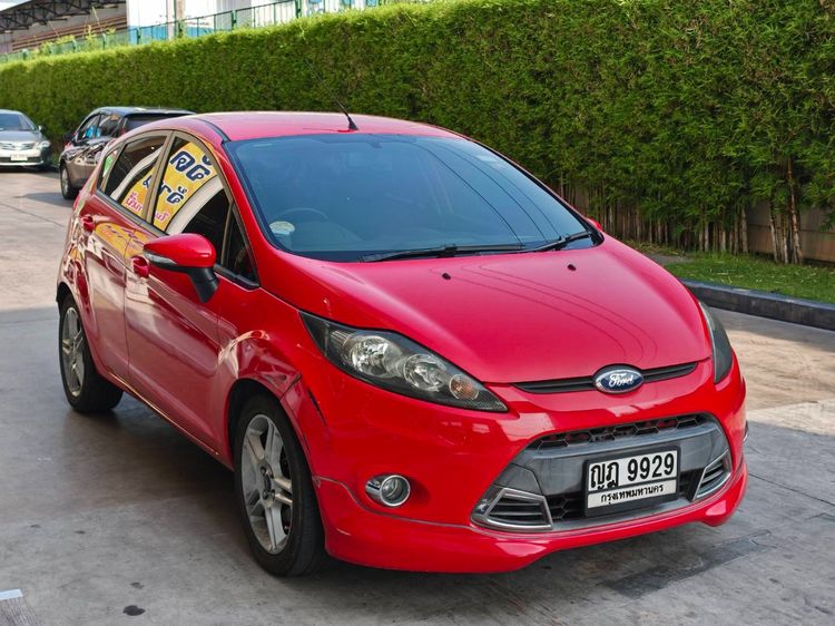 รถ Ford Fiesta 1.6 Sport สี แดง