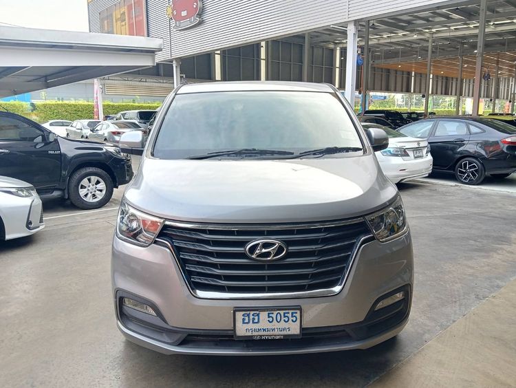 Hyundai H-1 2018 2.5 Maesto Touring Van เบนซิน ไม่ติดแก๊ส เกียร์อัตโนมัติ เทา รูปที่ 3