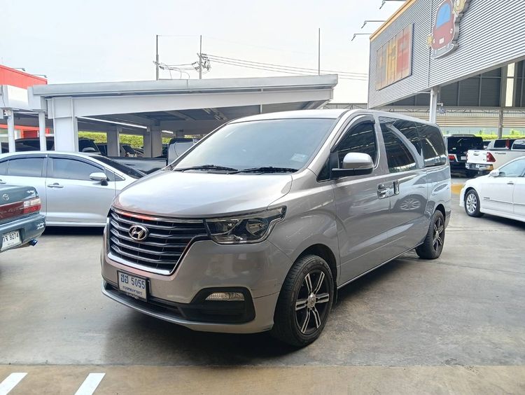 Hyundai H-1 2018 2.5 Maesto Touring Van เบนซิน ไม่ติดแก๊ส เกียร์อัตโนมัติ เทา รูปที่ 2
