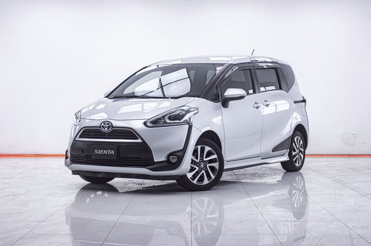 Toyota Sienta 2017 1.5 V Utility-car เบนซิน ไม่ติดแก๊ส เกียร์อัตโนมัติ เทา