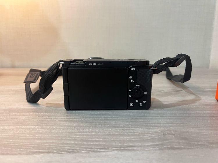 ส่งต่อ Sony ZV-E10 พร้อมเลนส์ Kit 16-50mm สภาพดี อุปกรณ์ครบยกกล่อง รูปที่ 5