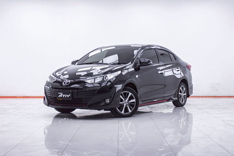 รถ Toyota Yaris ATIV 1.2 S สี ดำ