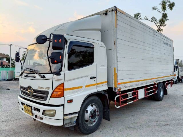 6  ล้อ HINO 212 แรงม้า ตู้ 7 เมตร ขาย 690,000