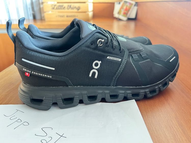 ON CLOUD 6 waterproof