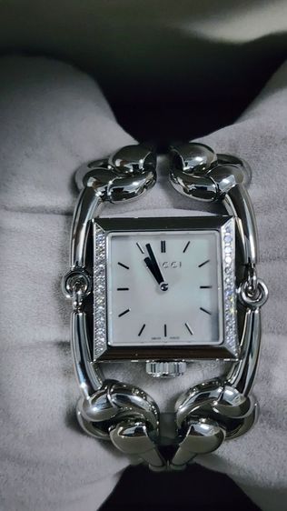 ขายนาฬิกา gucci แท้ ล้อมเพชร รูปที่ 2