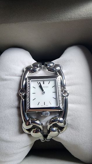 ขายนาฬิกา gucci แท้ ล้อมเพชร รูปที่ 4