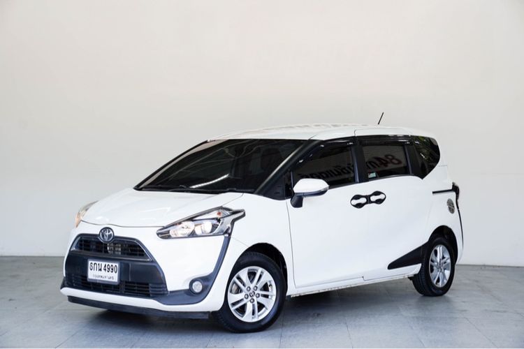 รถ Toyota Sienta 1.5 G สี ขาว