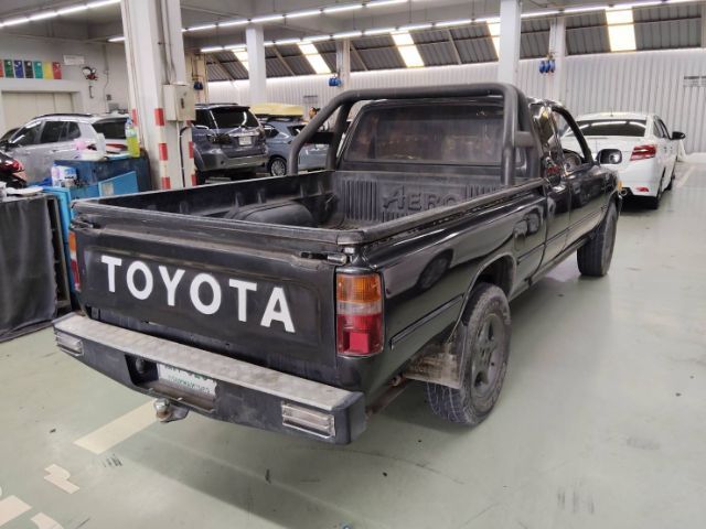 Toyota Hilux Mighty-X 1993 2.4 Pickup ดีเซล ไม่ติดแก๊ส เกียร์ธรรมดา เทา รูปที่ 4