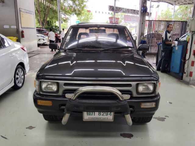 รถ Toyota Hilux Mighty-X 2.4 สี เทา
