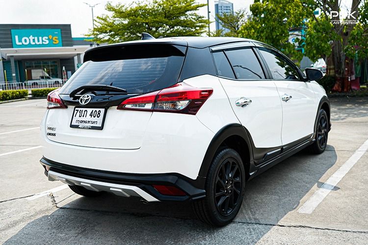 Toyota Yaris 2020 1.2 High Cross Sedan เบนซิน ไม่ติดแก๊ส เกียร์อัตโนมัติ ขาว รูปที่ 4