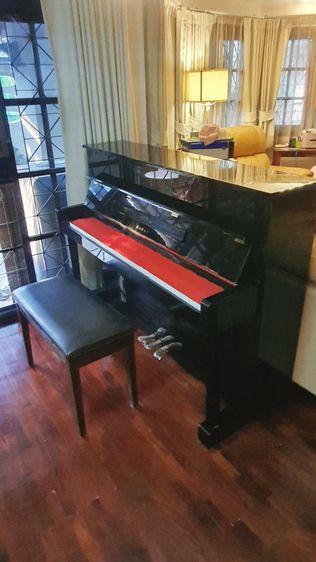 เปียโนอัพไรท์ เปียโน Kawai สีดำ รุ่น CX 5HM PEP เลขเครื่อง 2260830 เป็นเปียโนที่ผลิตในปี 1996 เป็นยุคที่ขึ้นชื่อเรื่องคุณภาพเรื่องเสียง ความทนทาน คุ้มค่า