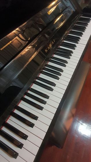 เปียโน Kawai สีดำ รุ่น CX 5HM PEP เลขเครื่อง 2260830 เป็นเปียโนที่ผลิตในปี 1996 เป็นยุคที่ขึ้นชื่อเรื่องคุณภาพเรื่องเสียง ความทนทาน คุ้มค่า รูปที่ 16