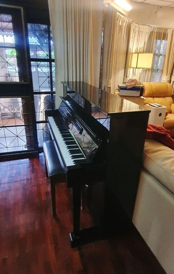 เปียโน Kawai สีดำ รุ่น CX 5HM PEP เลขเครื่อง 2260830 เป็นเปียโนที่ผลิตในปี 1996 เป็นยุคที่ขึ้นชื่อเรื่องคุณภาพเรื่องเสียง ความทนทาน คุ้มค่า รูปที่ 3