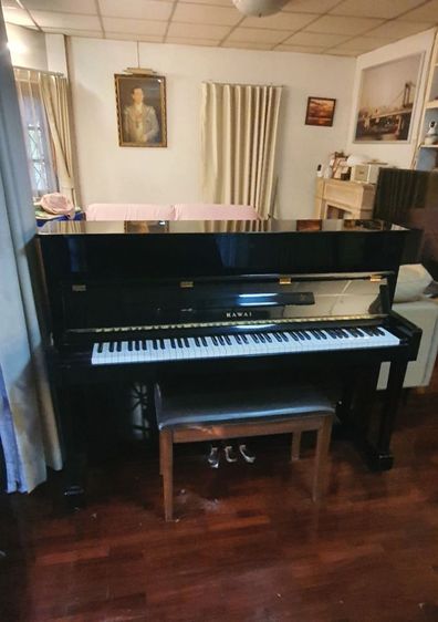 เปียโน Kawai สีดำ รุ่น CX 5HM PEP เลขเครื่อง 2260830 เป็นเปียโนที่ผลิตในปี 1996 เป็นยุคที่ขึ้นชื่อเรื่องคุณภาพเรื่องเสียง ความทนทาน คุ้มค่า รูปที่ 4
