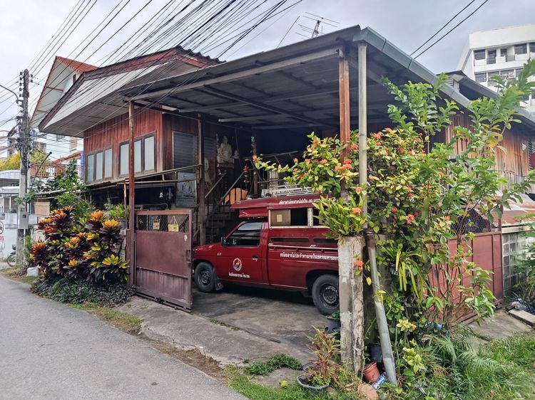 ที่ดินพร้อมบ้านเช่า