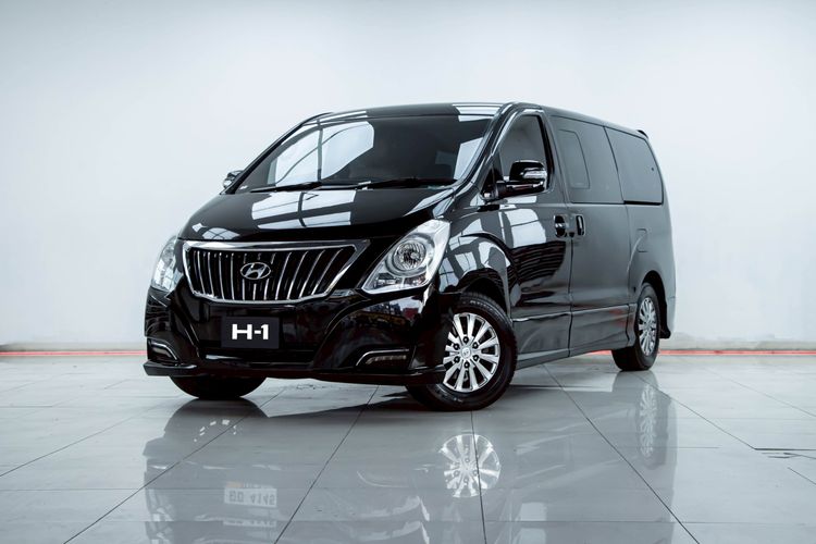 Hyundai H-1  2017 2.5 Elite Utility-car ดีเซล ไม่ติดแก๊ส เกียร์อัตโนมัติ ดำ