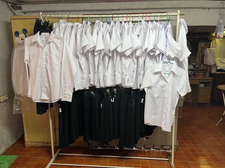 แขนสั้น ขาว EU 34 เสื้อทีเชิ้ต ชุดนักศึกษา