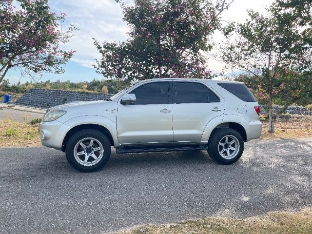Toyota Fortuner 2005 3.0 G 4WD ดีเซล เกียร์ธรรมดา เทา รูปที่ 3
