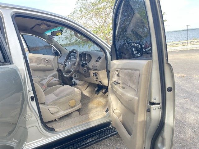 Toyota Fortuner 2005 3.0 G 4WD ดีเซล เกียร์ธรรมดา เทา รูปที่ 4