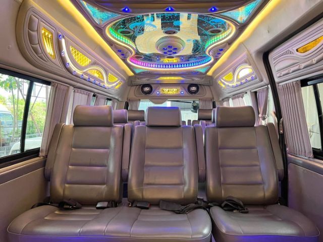 Toyota Commuter 2014 3.0 Van ดีเซล ไม่ติดแก๊ส เกียร์ธรรมดา เทา รูปที่ 4