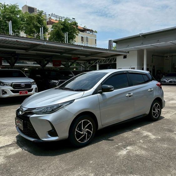 Toyota Yaris 2021 1.2 Sport Sedan เบนซิน ไม่ติดแก๊ส เกียร์อัตโนมัติ บรอนซ์เงิน รูปที่ 3