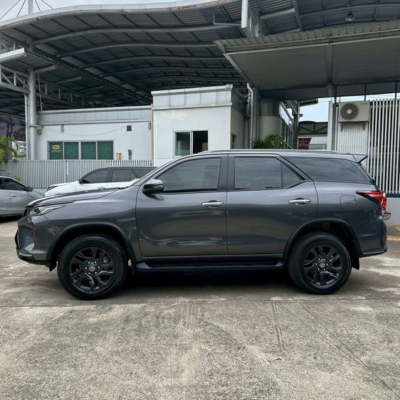 Toyota Fortuner 2025 2.4 Leader G Utility-car ดีเซล ไม่ติดแก๊ส เกียร์อัตโนมัติ เทา รูปที่ 4