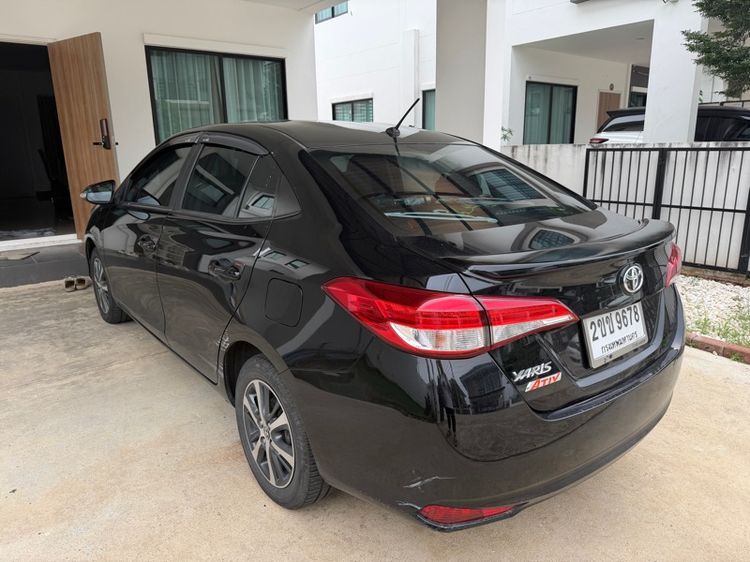 Toyota Yaris ATIV 2020 1.2 Mid Sedan เบนซิน ไม่ติดแก๊ส เกียร์อัตโนมัติ ดำ รูปที่ 4