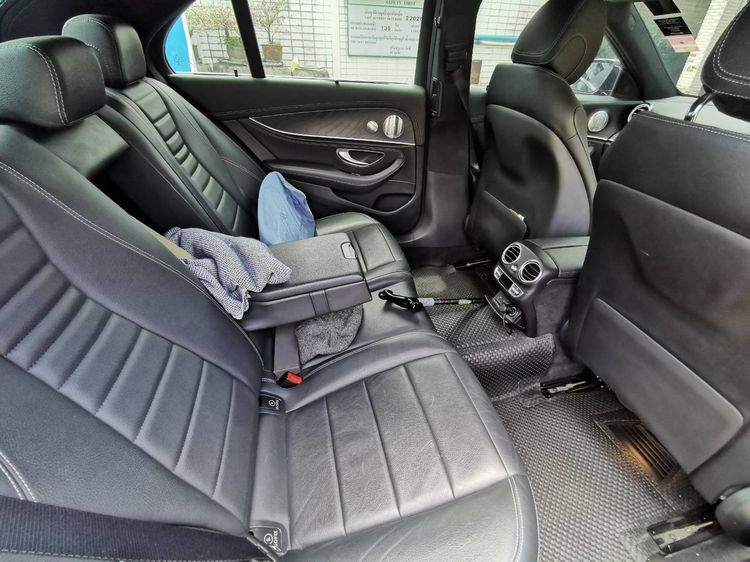 Mercedes-Benz E-Class 2021 E300e 2.0 Exclusive Sedan ปลั๊กอินไฮบริด (PHEV) ไม่ติดแก๊ส เกียร์อัตโนมัติ ดำ รูปที่ 2