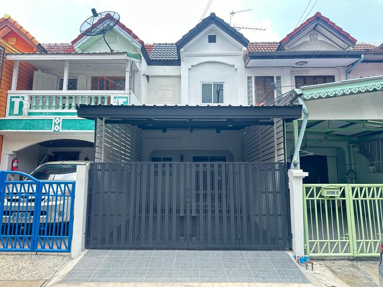 บ้านรีโนเวทใหม่ พร้อมอยู่