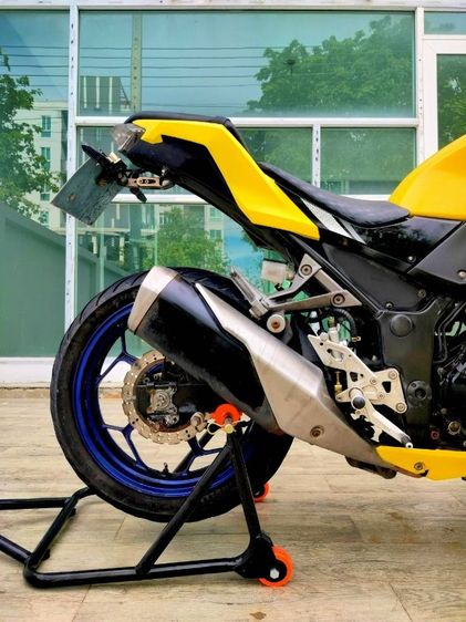 Kawasaki Z300 รถปี 2015 รูปที่ 10