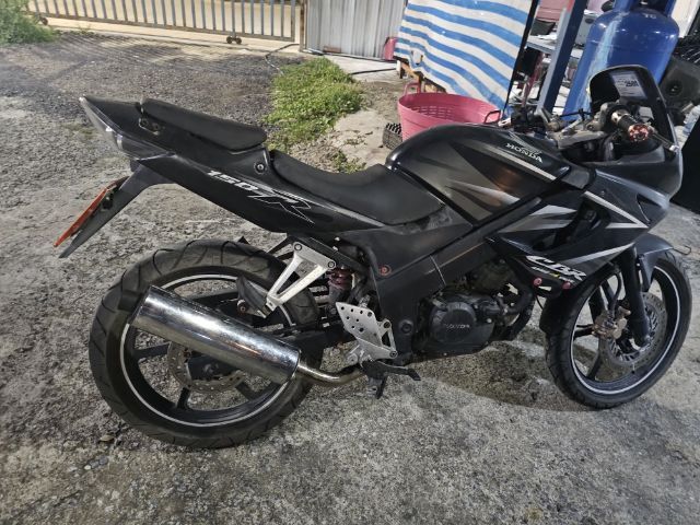 Honda CBR 150 ตัวคาบูสภาพเดิมชุดสีตามรูปชุดโอนครบ