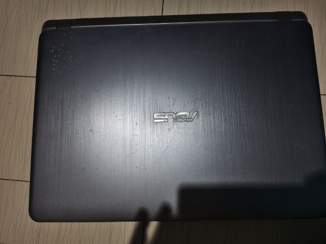 VivoBook ไม่ใช่ 16 กิกะไบต์ วินโดว์ ASUS มือสอง