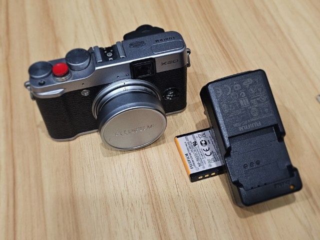 กล้องคอมแพค ไม่กันน้ำ FUJIFILM X20