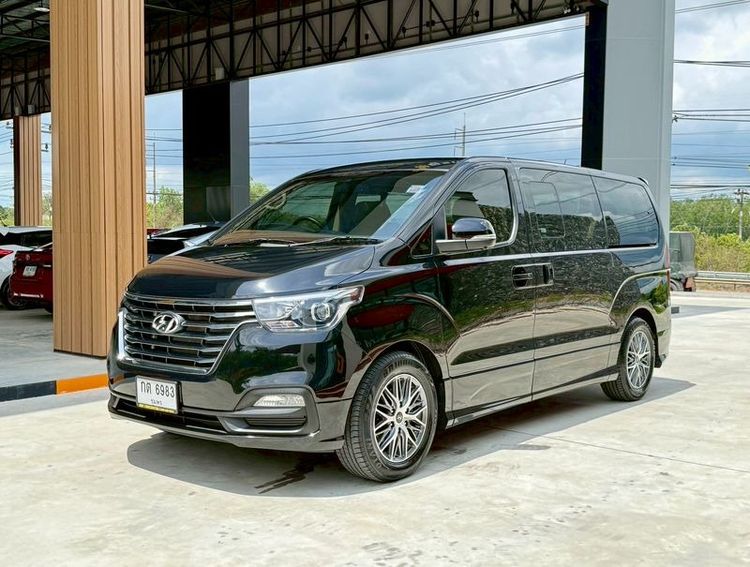 รถ Hyundai Grand Starex 2.5 VIP สี ดำ
