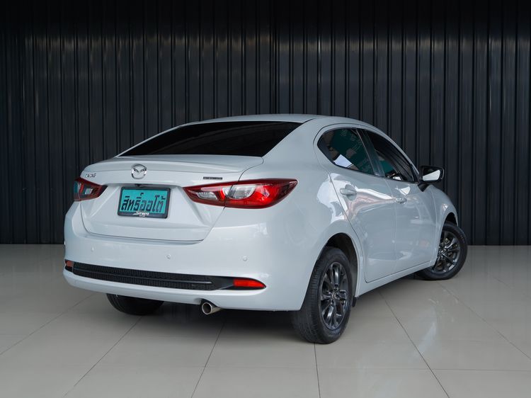Mazda Mazda 2 2021 1.3 Skyactiv-G S Leather Sedan Sedan เบนซิน ไม่ติดแก๊ส เกียร์อัตโนมัติ ขาว รูปที่ 4