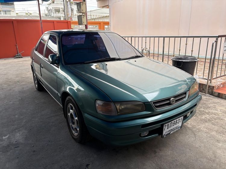 รถ Toyota Corolla 1.6 SEG สี เขียว