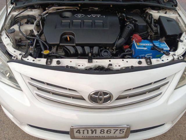 รถ Toyota Altis 1.8 E สี ขาว
