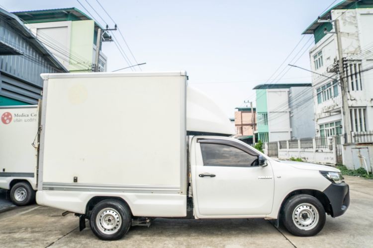 Toyota Hilux Revo 2018 2.4 J Pickup ดีเซล เกียร์ธรรมดา ขาว รูปที่ 2